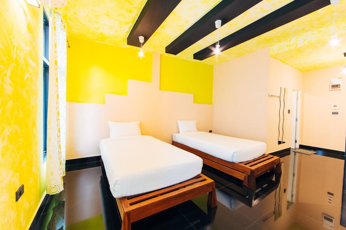 Ruan Chomtawan ( Twin Room ) | WiFi (free)