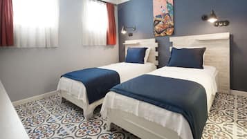 Standard Twin Room | Free minibar items, desk, iron/ironing board, free WiFi