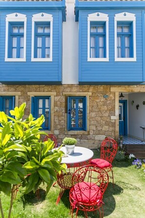 Garden - Ayapetro Hotel (Bozcaada)