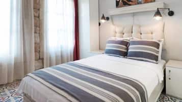 Standard Double Room | Free minibar items, desk, iron/ironing board, free WiFi