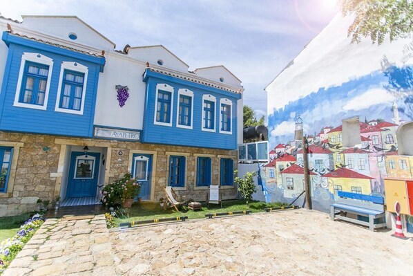 المنشأة من الخارج