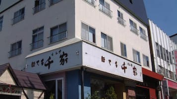 施設の正面