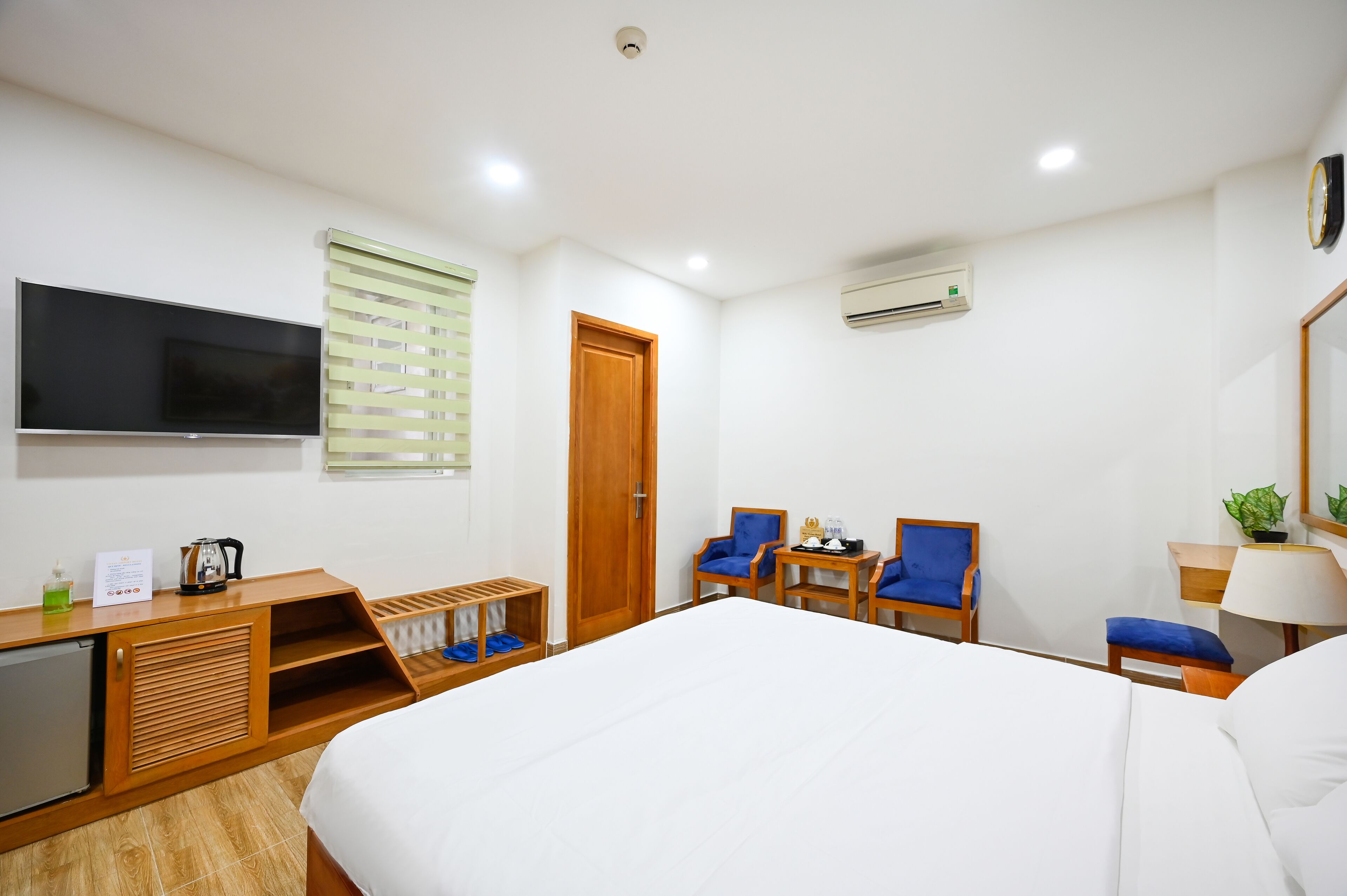 deluxe double room | premium bedding, in-room safe, blackout curtains, soundproofing