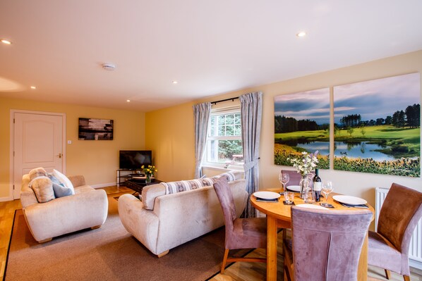 Appartement, 2 chambres | Coin séjour