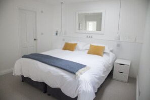 Double or Twin Room, Garden View | Free WiFi, bed sheets - The Old Pilchard Works (Penzance)
