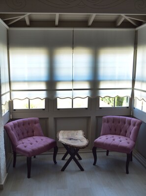 Deluxe Room | Soundproofing, free WiFi, bed sheets - Fehmi Bey Alacati - Special Class (Cesme)