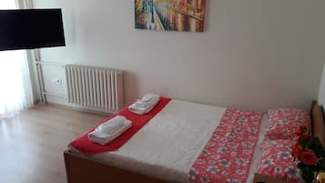 Comfort appartement, 2 slaapkamers | Een kluis op de kamer, een bureau, gratis wifi