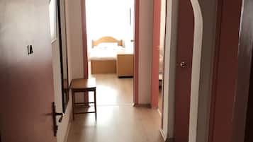 Caja de seguridad en la habitación, escritorio y wifi gratis