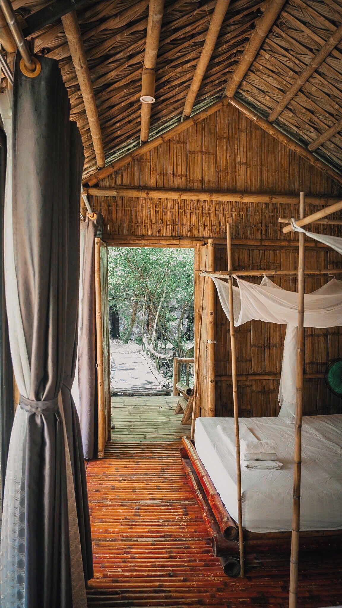 Bungalow in the Forest | Individually decorated, blackout drapes, free WiFi, bed sheets