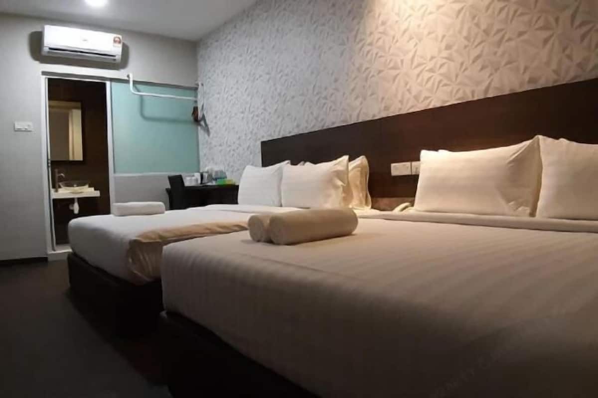 1 bedroom, premium bedding, down comforters, desk