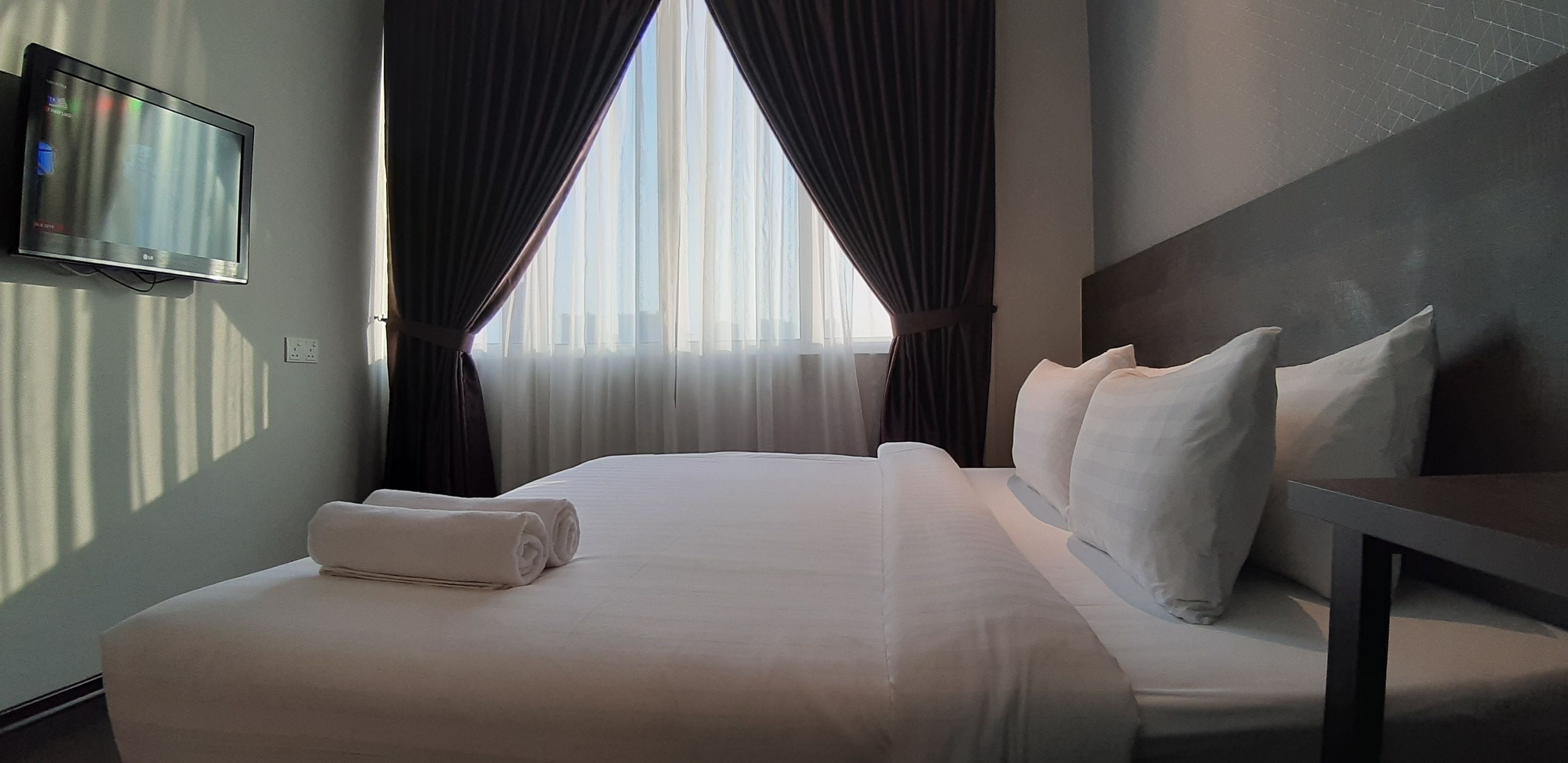 Premium bedding, down duvets, desk, iron/ironing board