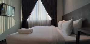King Room With Window | Premium bedding, down comforters, desk, iron/ironing board