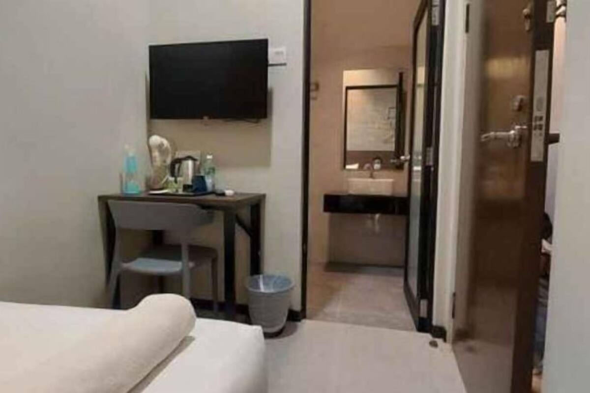 1 chambre, literie de qualité supérieure, couette en duvet d'oie, bureau