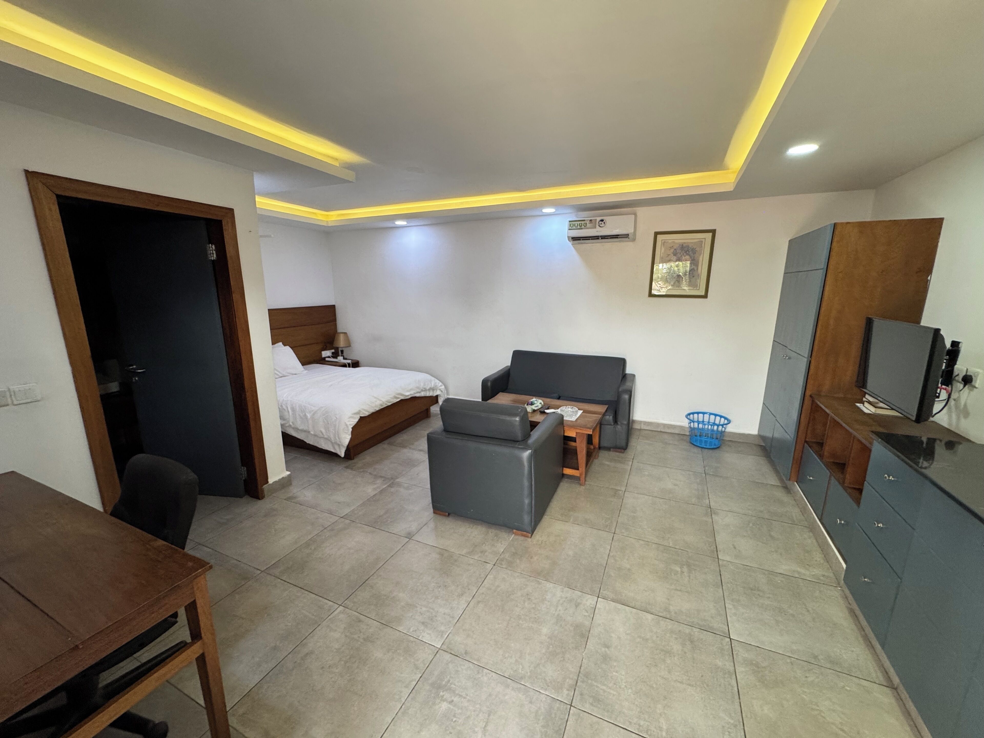 Habitación doble estándar | 1 habitación, caja de seguridad en la habitación y escritorio 