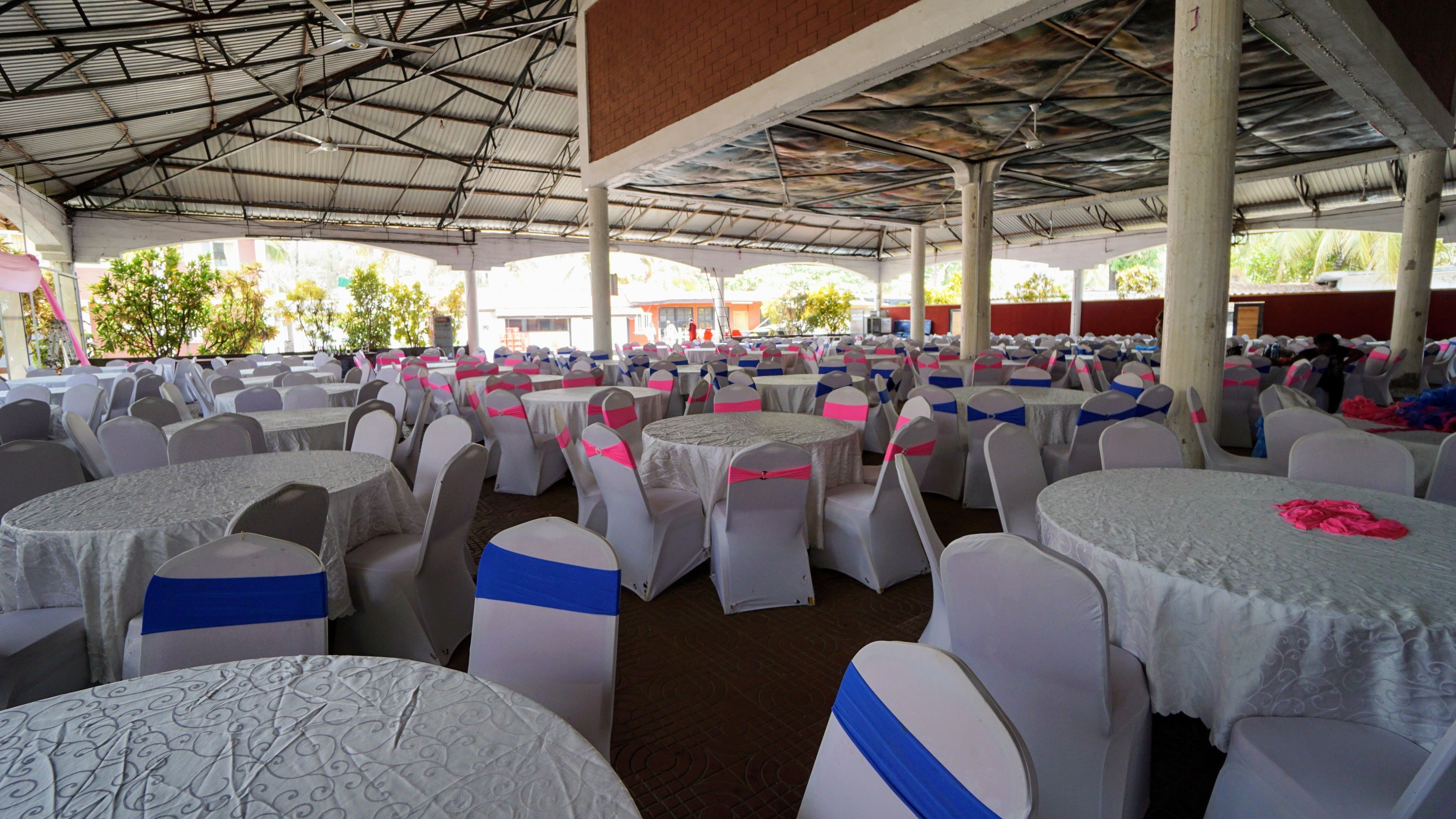 2 restaurants, african cuisine