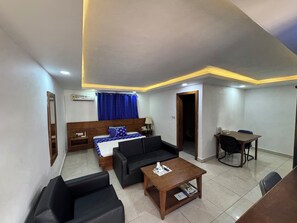1 chambre, coffres-forts dans les chambres, bureau