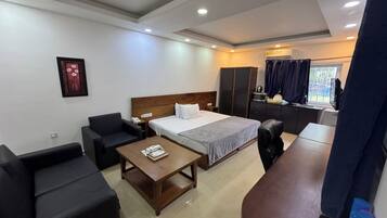 1 chambre, coffres-forts dans les chambres, bureau