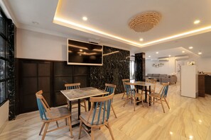 Lobby sitting area - Barelang Hotel Nagoya Batam (Batam)