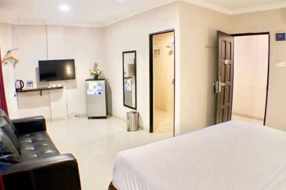 Soundproofing, free WiFi, bed sheets, wheelchair access