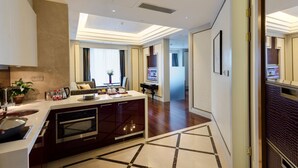 Executive Suite  | Private kitchen - Dragon Executive Apartments (Hangzhou)