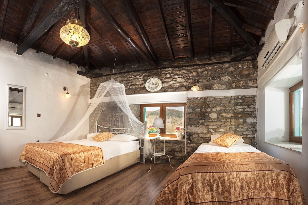 Deluxe Triple Room | Premium bedding, minibar, in-room safe, soundproofing