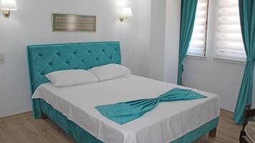 Premium bedding, minibar, desk, iron/ironing board