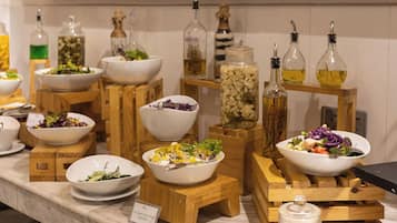 Daily buffet breakfast (USD 20 per person)