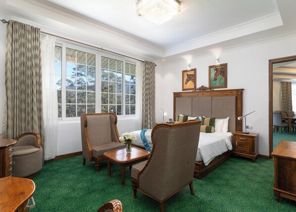 Presidential Suite 2 bedroom (Araliya Premiere) | Minibar, Zimmersafe, individuell eingerichtet, Schreibtisch