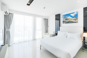 房內夾萬、遮光窗簾/窗簾、免費 Wi-Fi、床單