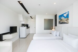 In-room safe, blackout curtains, free WiFi, bed sheets - CCR managed by AHA Smartstay (Pattaya)
