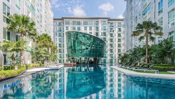 Outdoor pool - CCR managed by AHA Smartstay (Pattaya)