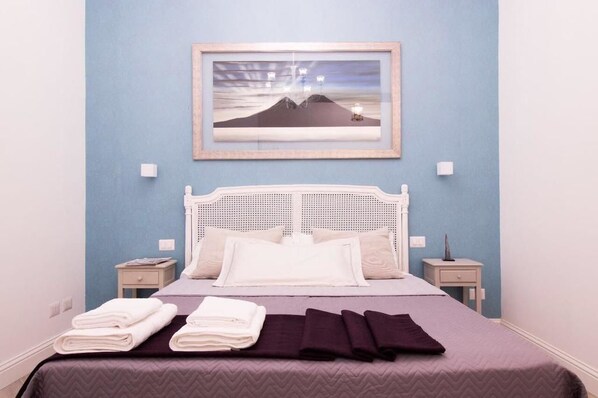 Skrivebord, mørklægningsgardiner, lydisolering, gratis Wi-Fi