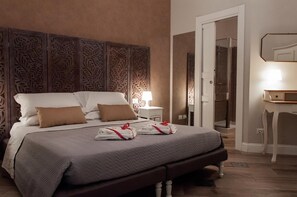 Bureau, rideaux occultants, chambres insonorisées, Wi-Fi gratuit