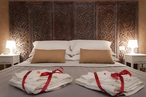 Escritorio, cortinas blackout, insonorización y wifi gratis