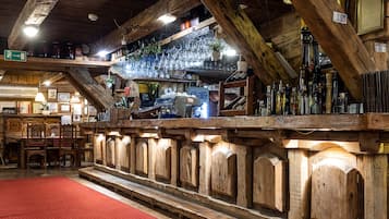 供應早餐、午餐和晚餐,波蘭料理
