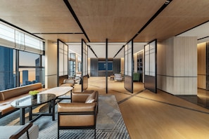 Lobby sitting area - Four Points by Sheraton Chongqing (Chongqing)