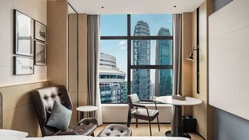 Signature Room, 2 Double Beds | Minibar, in-room safe, desk, blackout drapes