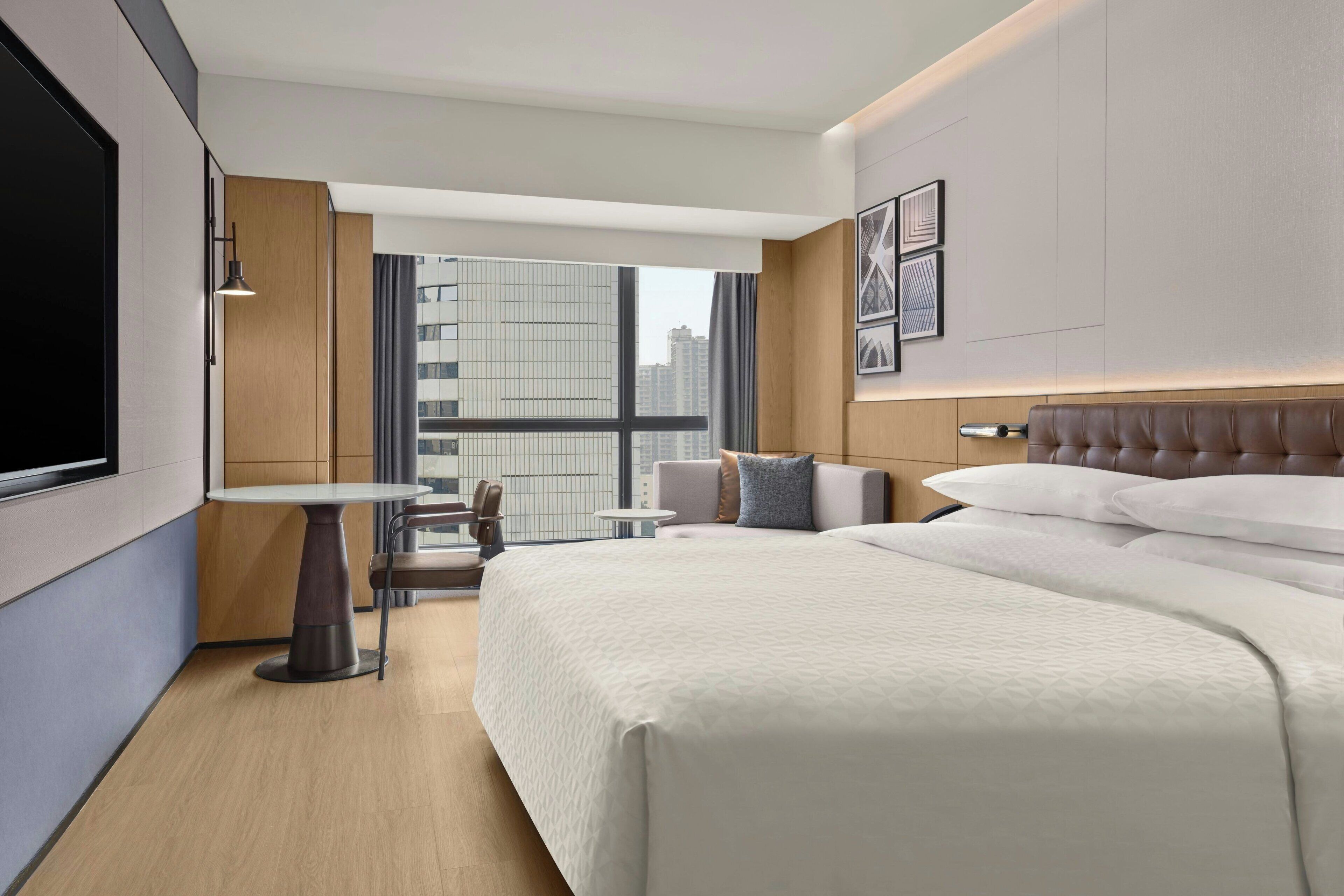 特色客房, 1 张特大床 | 羽绒被、迷你吧、客房内保险箱、办公桌