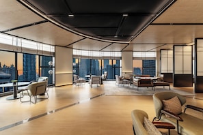 Lobby sitting area - Four Points by Sheraton Chongqing (Chongqing)