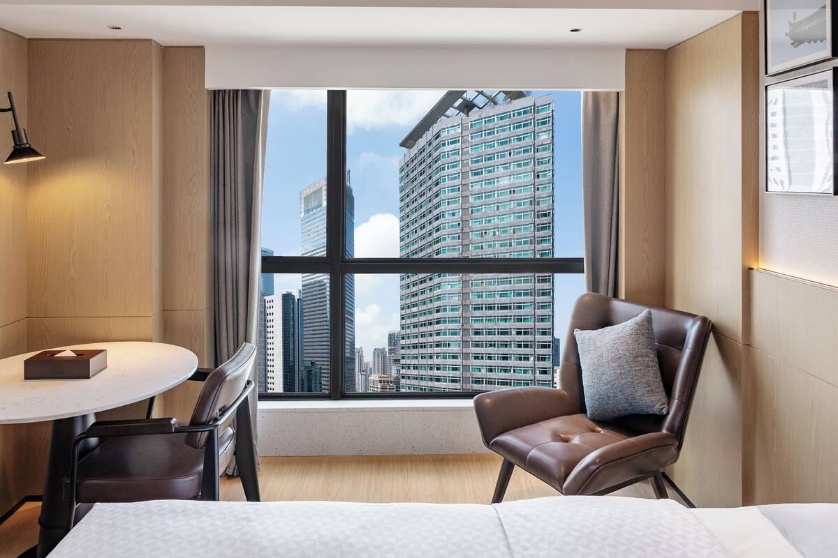 City-Zimmer, 2 Doppelbetten, Stadtblick