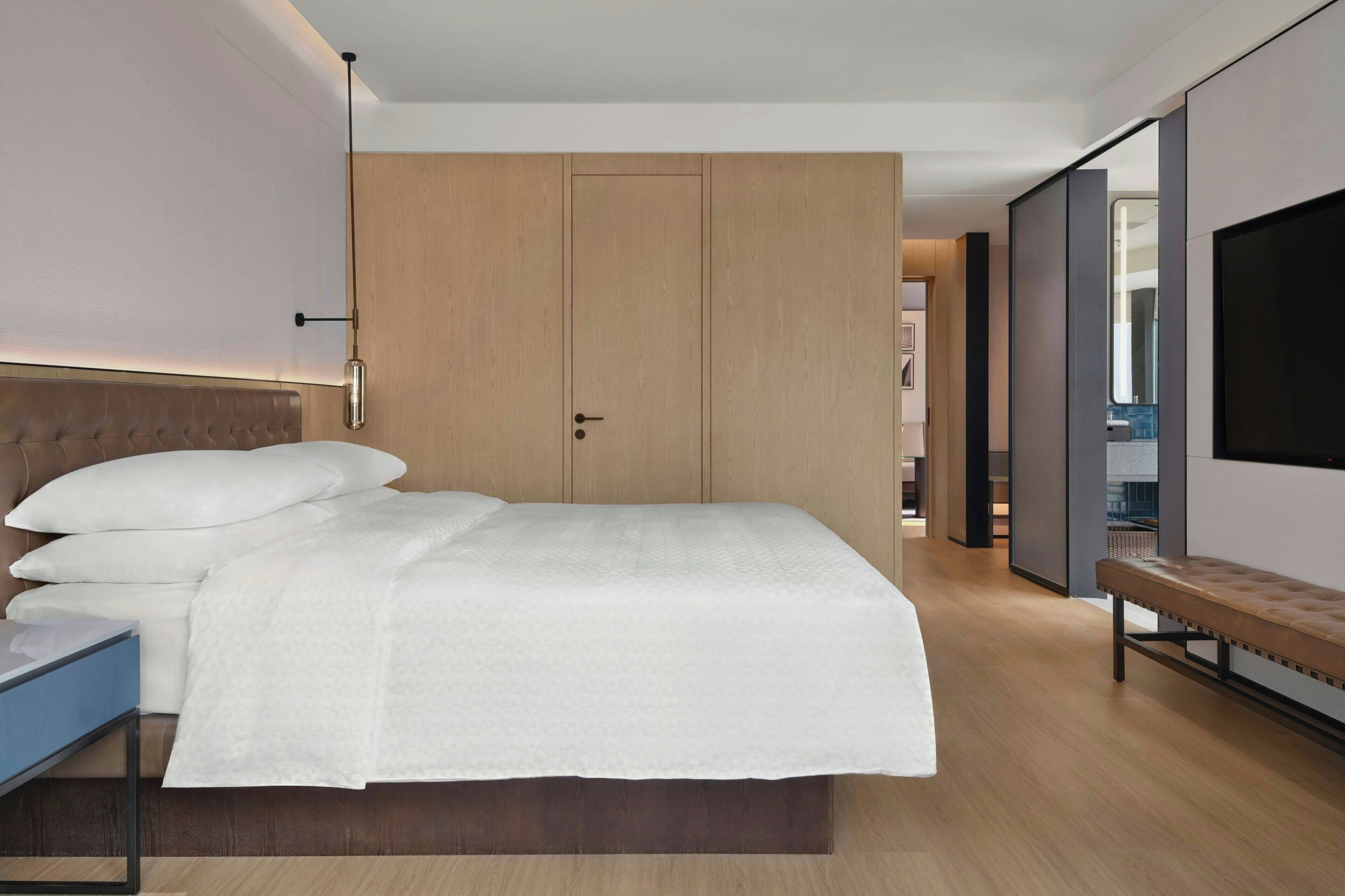 特色套房, 1 间卧室 | 羽绒被、迷你吧、客房内保险箱、办公桌