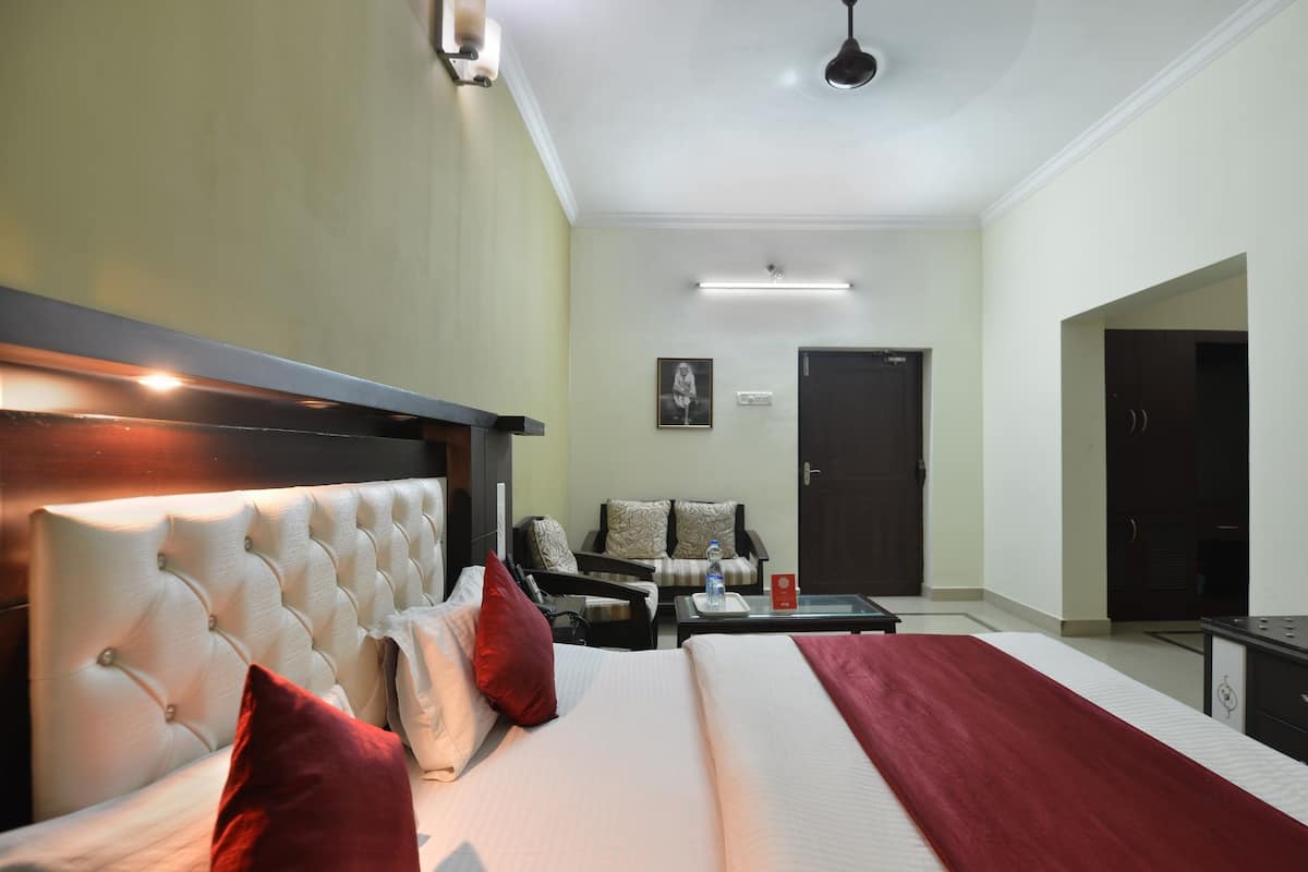 Standard Double or Twin Room | Desk, free WiFi