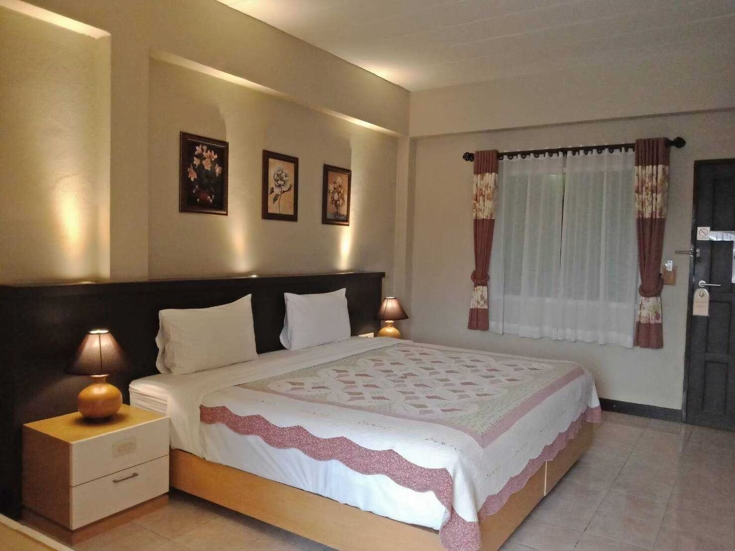 Standard Double Room | Desk, blackout curtains, rollaway beds, free WiFi