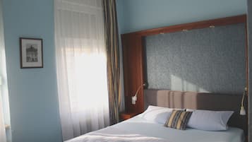 Doppelzimmer, 1 Doppelbett | Schreibtisch, Babybetten, Zustellbetten, kostenloses WLAN