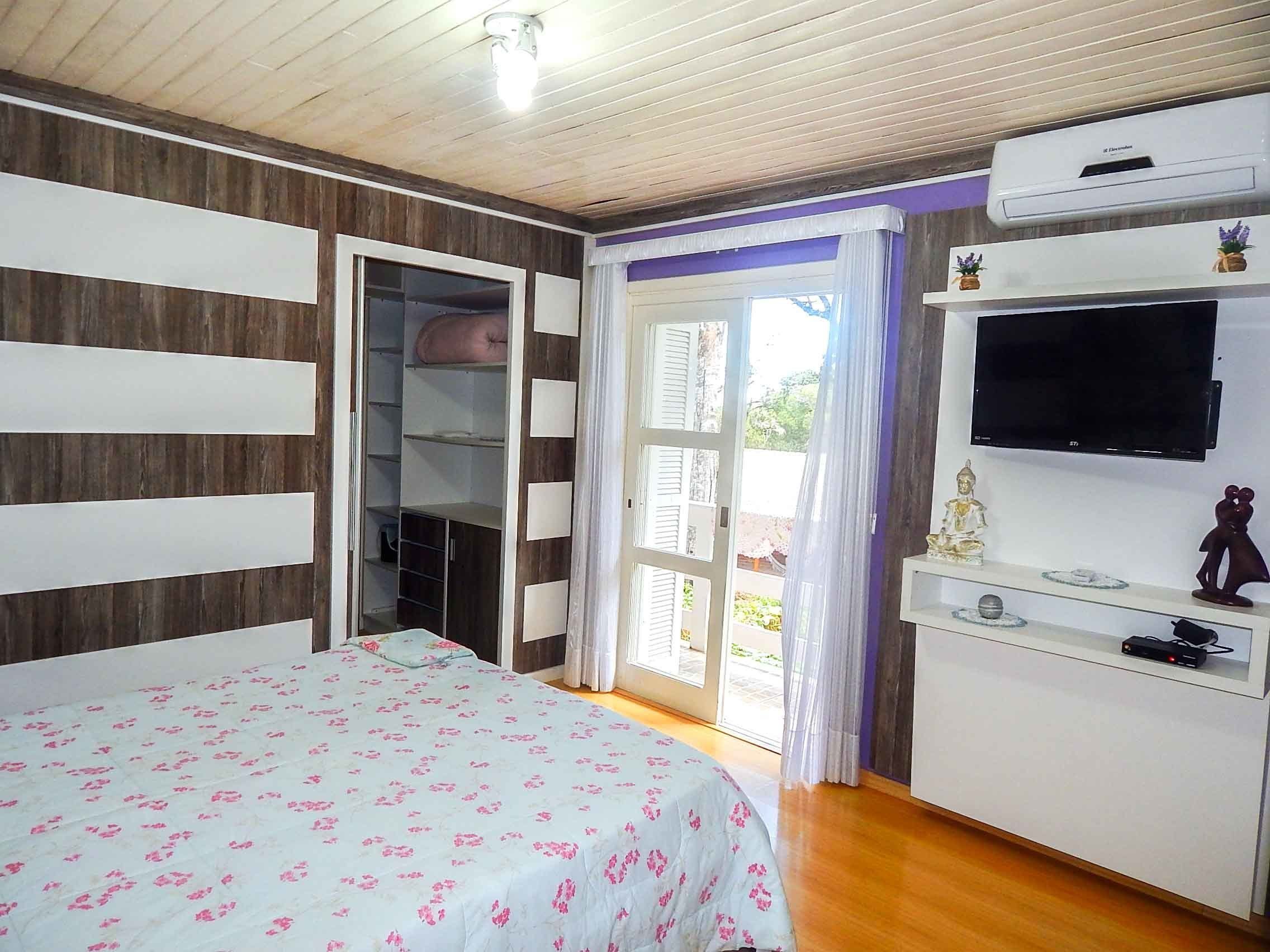 Grand House, 4 Bedrooms | 4 bedrooms, bed sheets