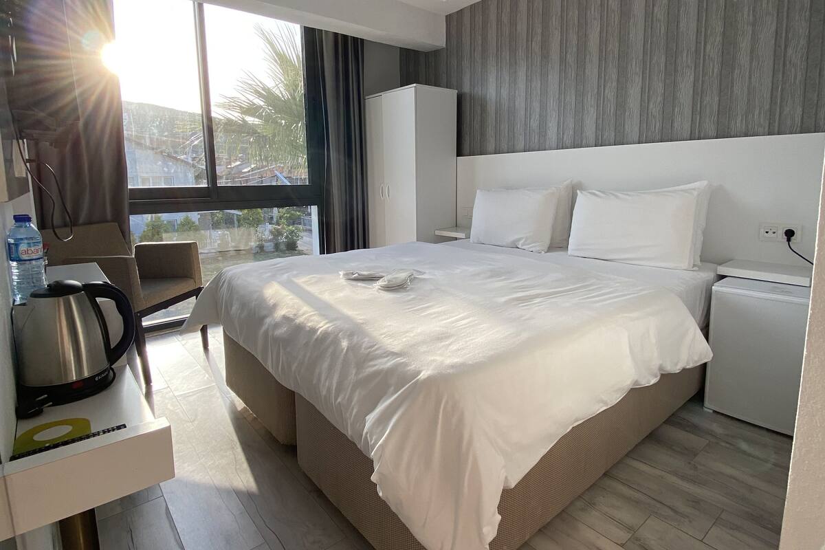 Standard Room | Iron/ironing board, free WiFi