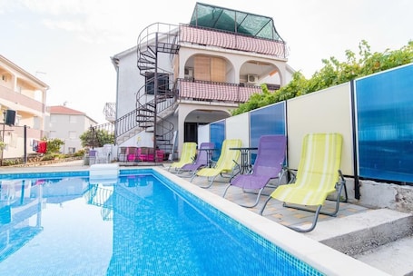 Outdoor pool. Apartments Fidelis
