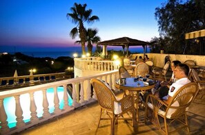 Terrace/patio - Altinsaray Hotel (Kusadasi)