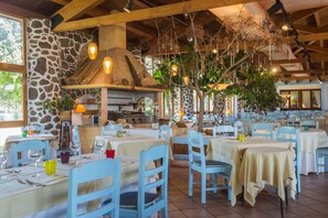 Breakfast, lunch and dinner served - Da Renzo (Siamaggiore)
