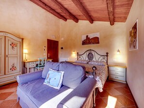 Minibar, in-room safe, desk, blackout curtains - Naturaverde Country House (Senigallia)